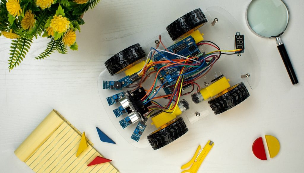 I laboratori customizzati per la formazione professionale sono u ottimo strumento per formare professionisti di ottimi livello. Nella foto, il modellino tecnico di un autoveicolo visto dall'alto.