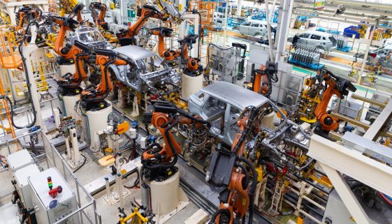 L'automazione industriale è la principale forza motrice della nostra produzione. Negli anni ha subito un'evoluzione, sulla scia nei numerosi progressi tecnologici. Nella foto, una fabbrica con diversi strumenti che rendono la produzione automatizzata.