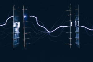 Con le smart grid, è possibile progettare una rete elettrica capace di efficientare l'energia in modo sostenibile. Nella foto, la rappresentazione di connessioni elettriche.